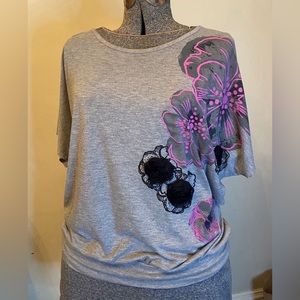 Beautiful flowy shirt - Tempted - Size Large